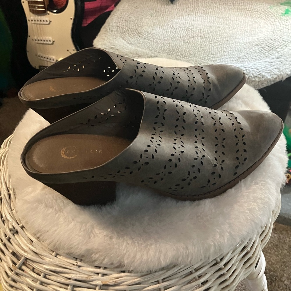 C EST. 1946 leather boots